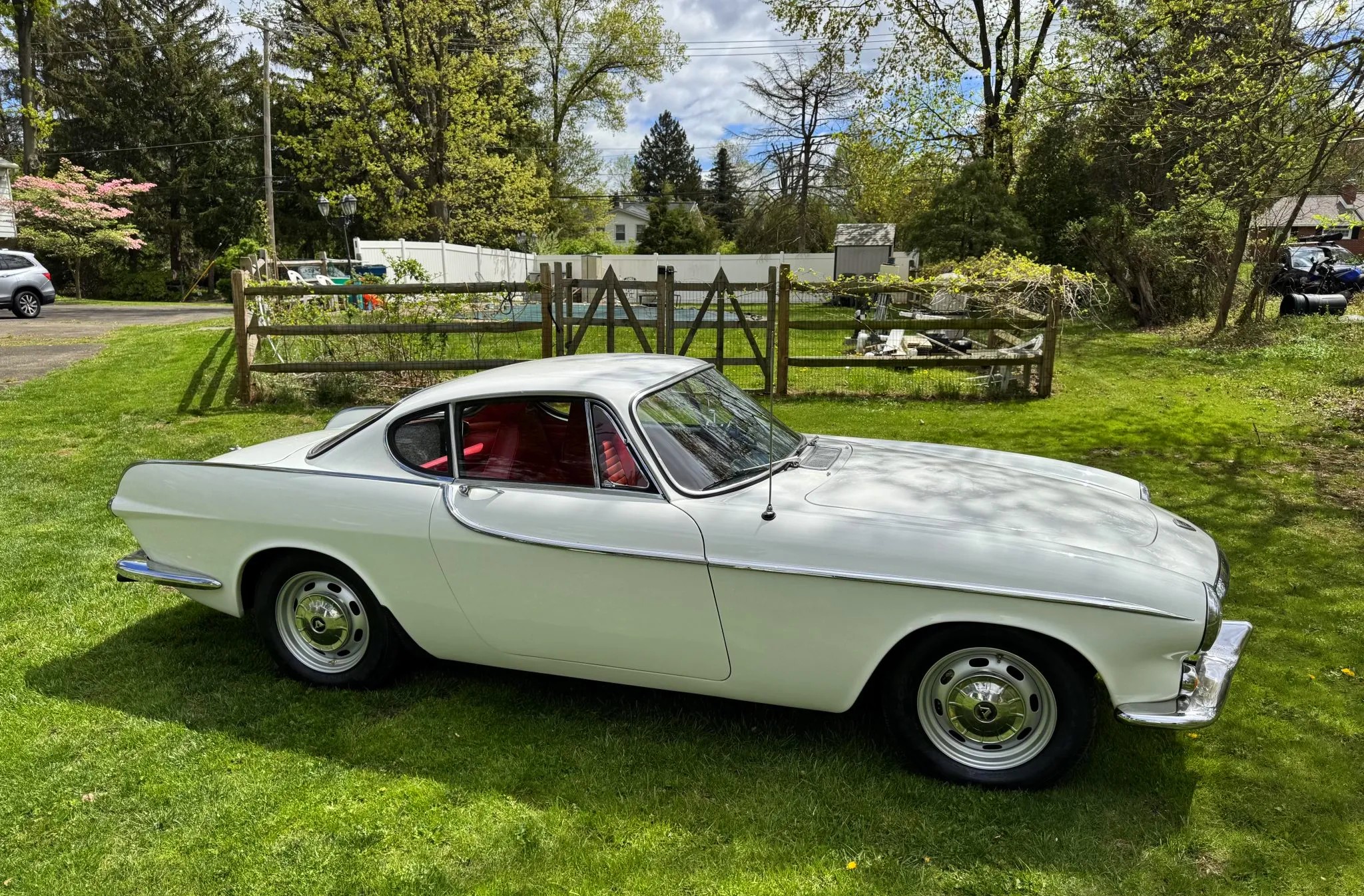 Volvo P1800S