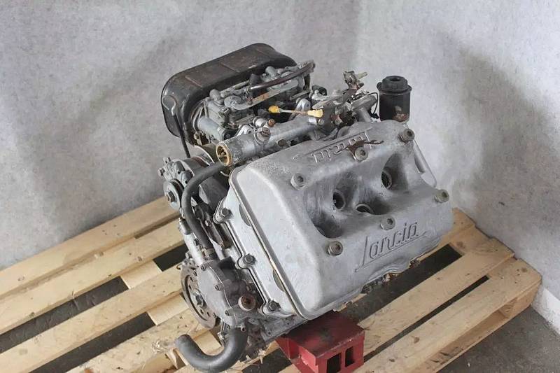 Restauration du moteur Lancia