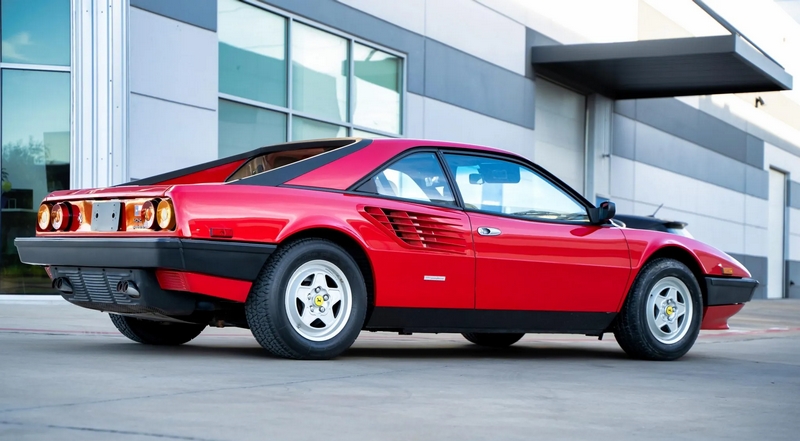 La Ferrari Mondial V8