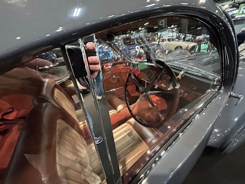Une Bugatti restaurée à Rétromobile