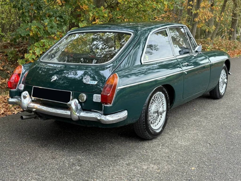 La poupe de la MGB GT